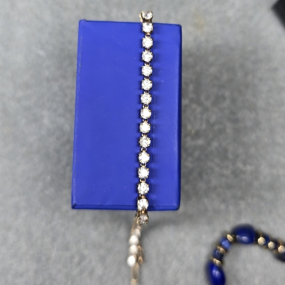 Vintage 14K Yellow Gold 4 Prong Tennis Bracelet - Picture 6 of 9